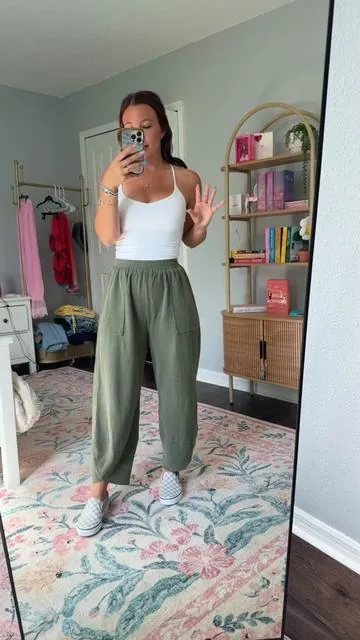 Love these comfy pants. Lightweight and great for spring