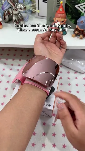 It's really useful. It can measure blood pressure in one minute. 💖
 #bloodpressuremonitor #healthy #ticktokmademebuyit #dealsforyoudays #fyp 