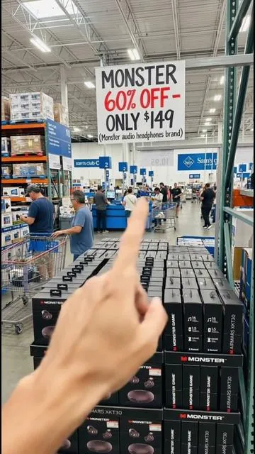 The headphones everyone’s talking about 🔥🎧#tiktokshopping #airpods 