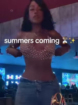 summers already in the air actually 💨🍃☀️🏖️