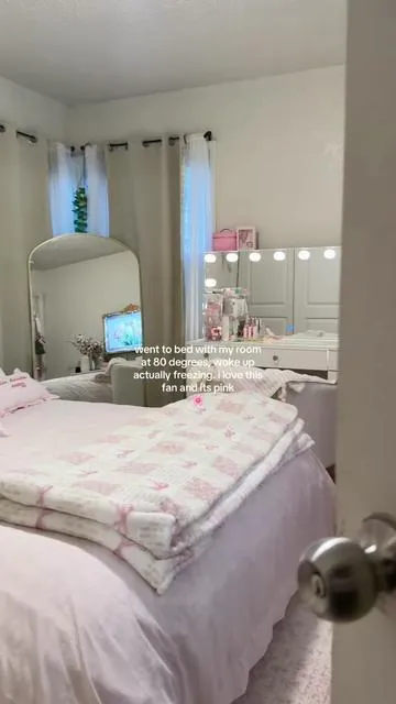 A must for summer time 🌷#pinkfan #pink #room #pinkgirl #amusthave 