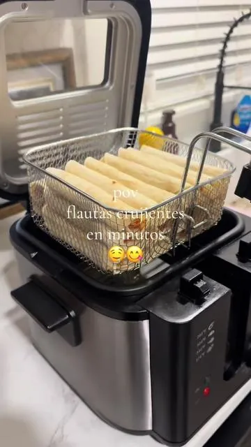 Mis favoritas 😋 #deepfryer #flautasdepollo #flautas #deepfry #fyp 