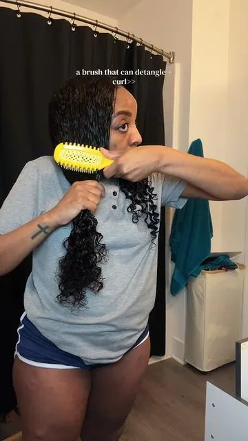 This UNBrush has officially changed the game! …. #unbrush #unbrushreview #fhiheat #TiktokShopCreatorsPicks #coilyhair 