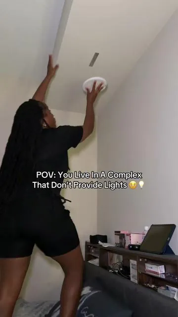 Why do all apartments do this…?🫩 #ceilinglights #homehacks #indoorlighting #rentershack 