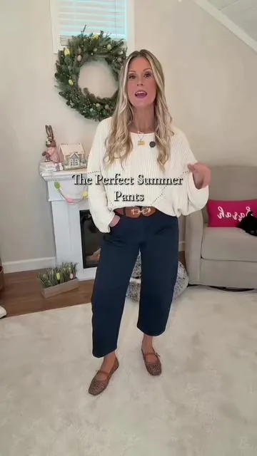 These barrel crop jeans are such a good everyday pair! The mid waist fit is flattering, they have stretch for comfort but hold their shape, and the cropped baby barrel makes them perfect with sneakers, sandals, or flats.! Easy to style and the kind of jeans you’ll reach for all the time! #BarrelJeans #EverydayOutfits #TikTokShopFashion #TikTokShopSpringGlowUp #TikTokShopCreatorPicks @Flamingals by Flamingo Shop 
