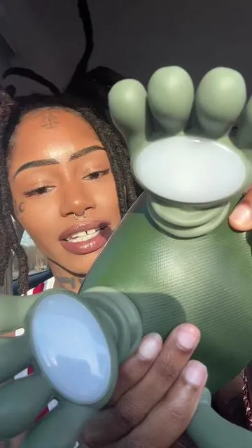 #TiktokShopStockUp #TiktokShopSpringGlow #Greenish #NeckMassager 