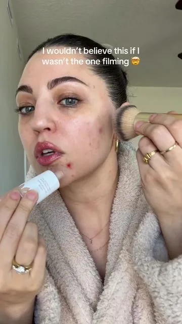 Buying backs ups before it sells out. I literally NEED THIS. lol!! I’ve been dealing with hormonal acne and this bb blur has helped my confidence so much!! @tarte cosmetics  #bbblur #greenish #weeklydeals #springbreak #acnemakeup 