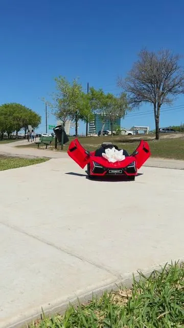 Mini lambo eléctrico de lujo para niños ❤️✨ #lambo #kidscar #electriccar #carroelectrico #carroparaniños 