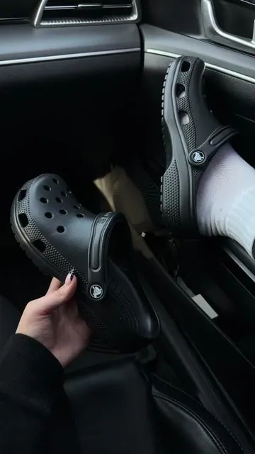 #crocs #summer #musthave #paratii #fyp 