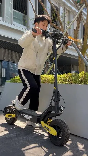 他不仅会骑着它去疯狂兜风，还会追问你整整三天要购买链接#eoeotwo #usa #escooter #scooter #scooters 