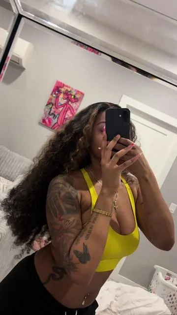ONLY $159 For 30”🔥 can’t beat that! Linked to my TikTok shop ❤️  (I resell these wigs on my hair page)  #fyp #wig#beginnerfriendly#bangjazzhair#tiktokshopwigs 