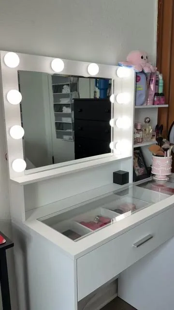 i’m actually obsessed with this vanity😍😍 #vanitymirror #beautytips #vanity #vanityorganization 