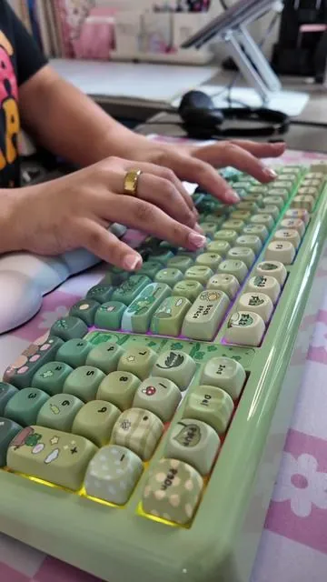 Work Diary 👩🏻‍💻✨ | The Monday after my birthday definitely hits harder than most Mondays 😅 but we’re logging in, getting focused, and trying to work ahead so the rest of the week feels a little easier. Let’s get to it. ⌨️💻 Keeb of the Day: @KiiBOOM Phantom 98 Lite 🐸💚 #WFHLife #WorkFromHome #DeskSetup #ProductiveDay #KeyboardASMR mondaymotivation • workfromhome • wfhvlog • desksetup • mechanicalkeyboard • keyboardasmr • productivity • cozydesk • officevibes • workdayroutine • typingasmr • aestheticworkspace • wfhsetup • focusmode • quietproductivity