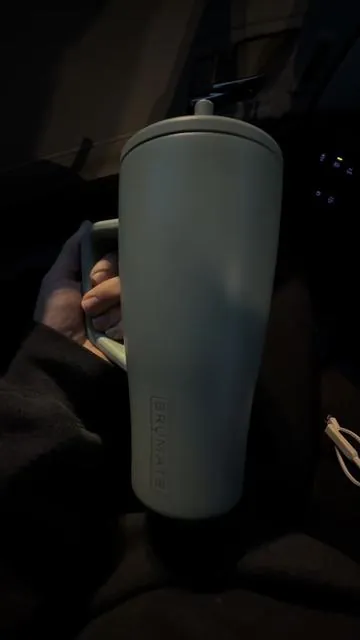The 30 oz size is perfection. Love this sage green color, and it’s the cheapest I’ve ever seen. #brumate #tumbler #hydration 
