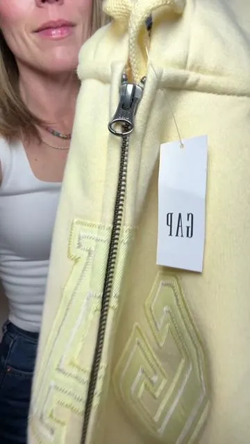@Gap this is for the babes 💛💛💛