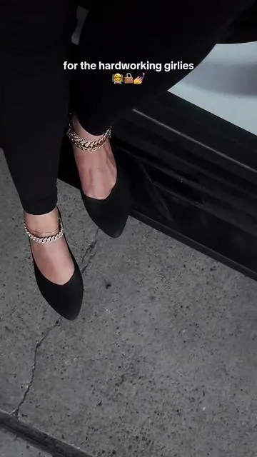 Crocs work flats 🖤 #crocs #crocsworkflats #workflats #womensflats #tiktokshopcreatorpicks @Crocs 