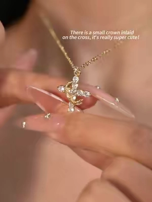 So gorgeous crown cross necklace ✝️✝️✝️Got so many compliments! Grab yours fast 😍🔥🔥 #Tewiky #easter #jewelrygift #fashion #cute #Jesus #viral #jewelry #fyp #foryou #necklace #waterproof #beauty #crowncross 