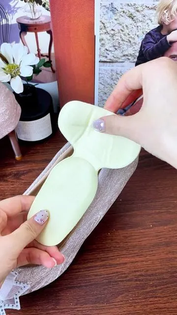 👠 Heel lifesaver! No blisters, no slipping! #HeelPads #ShoeInserts #ComfortForHeels#tiktokshop #foryou 