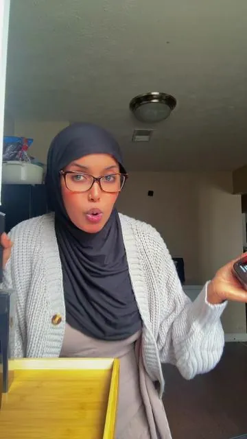 #perfumetiktok #somalitiktok #men #smellgood #hodan_lily 