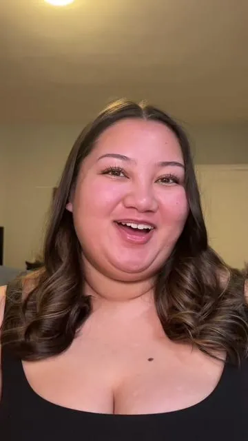 Let's talk Plus Size Basics!! For bras, I usually opt for wireless options because that's what's most comfortable for me! On the occasion that I want to wear a wired option, I like a minimizer bra! #plussizebasics #plussizemusthaves #plussizestaples #plussizebra #plussizebras 