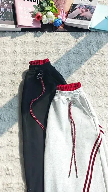 #Y2KFashion #BaggyPants #streetwear #spotlightfinds #tiktokshopdeals #Y2KPants
#tiktokshopjumpstartsale  #sweatpants #fashion #creatorsearchinsights #ootd #fashion #outfit