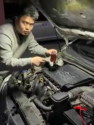 Mechanics charge $450for this💸💸💸Do it yourself for FREE!#carhacks #mechanicsecrets #savemoney #acfix #diyproject 