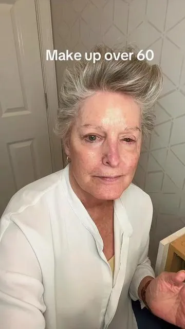 Wonderful foundation formula for over 60#gettingolderandwiser #skincareover60 #colorchangingfoundation 