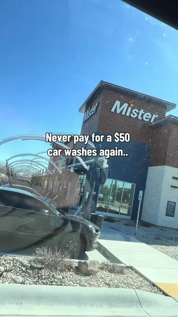 Stop overpaying for automatic carwashes and use the Chemical Guys Express Kit instead  #ChemicalGuysSuperBrandDay #ChemicalGuysNewArrivals #tiktokshopcreatorpicks #tiktokshopspringglowup #carwash 