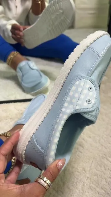 New heydude Wendy cru in this gorgeous gingham print 🧺💙🙌🏼😍 #heydude #heydudes #tiktokshopcreatorpicks #tiktokshopspringglowup #heydudeshoes 