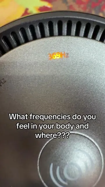This frequency machine sounds just like my singing bowls #frequency #soundhealing #432hz #528hz #963hz @NDLT 