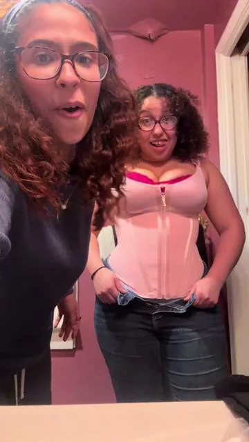 Give it up for my beautiful model aka my younger sister Megan!?! She is so beautiful and so tea in the body I know the importance of showing different body types especially for products like a waist trainer #waisttrainingjourney #tryonwithme #sisters #brigderton 