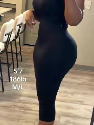 You can NEVER go wrong with a fitted black dress 😮‍💨🔥 #feelingirl #snatched #blackdress #compression 