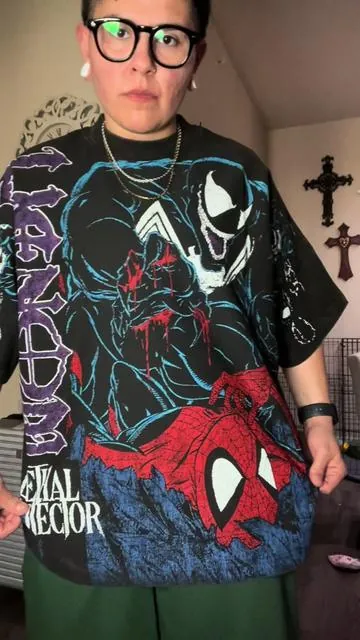 SELLING OUT QUICK ‼️‼️‼️ #loiter #culturekings #spiderman #graphictees #tiktokshopspringglowup 