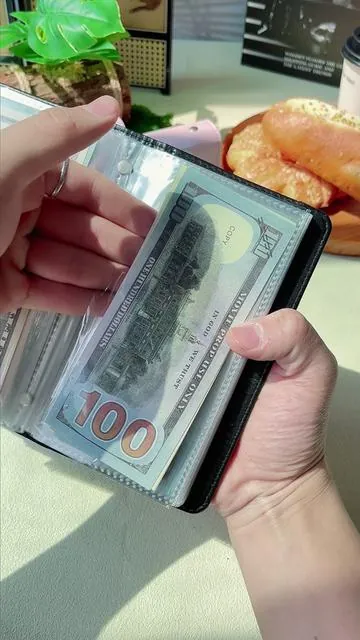 literally love this envelope savings challenge!!! #moneysavingtips  #savingmoney #100envelopechallenge #viral #fyp
