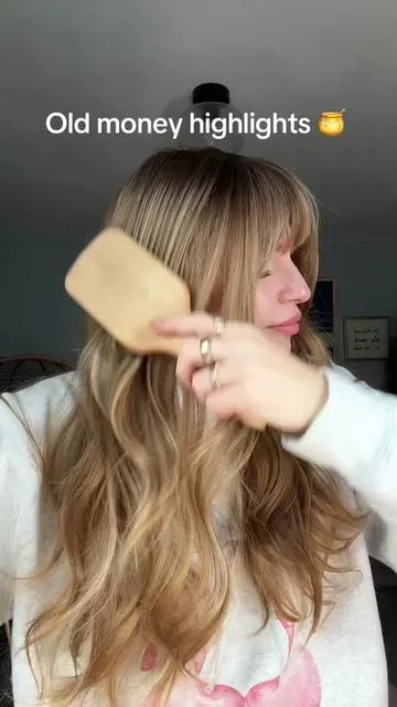 She’s gorg 😻 wearing shade: light brown #wigtok #tiktokshopspringglowup #tiktokshopcreatorpicks #springglowup #gluelesswigs 