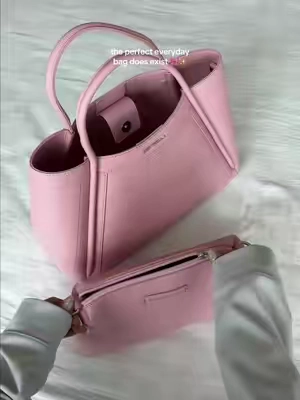 literally obsessed w this bag 🫶🏻🌷 #purse #bag #fyp #tiktokshopcreatorpicks #packwithme 