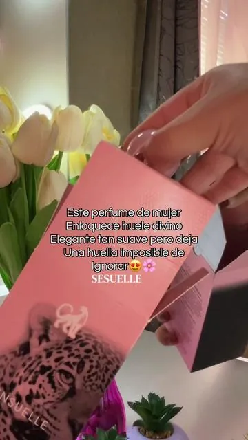 Perfume Sensuelle para mujer, una fragancia irresistible que combina elegancia, sensualidad y frescura en cada nota. Su exquisita mezcla de notas florales y dulces crea un aroma envolvente, delicado y duradero que deja huella a donde vayas. Ideal para mujeres que quieren destacar con un perfume único, femenino y sofisticado, perfecto tanto para el día como para la noche. Sensuelle es ese toque especial que despierta emociones, atrae miradas y te hace sentir segura, elegante y absolutamente inolvidable.#tiktokshop #perfumedemujer #perfumefemenino #sensuelle #fragancias 