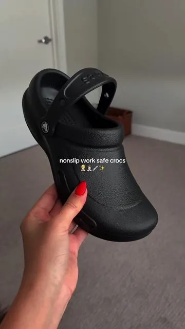 #workcrocs #crocsclogs #workshoes #crocs #tiktokshopcreatorpicks 