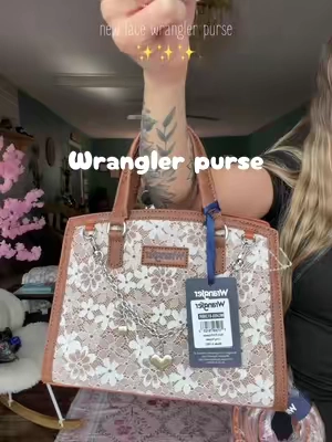 This purse is so pretty! #wrangler #wranglerpurse #wranglerbags #springglowup #tiktokshopcreatorpicks 