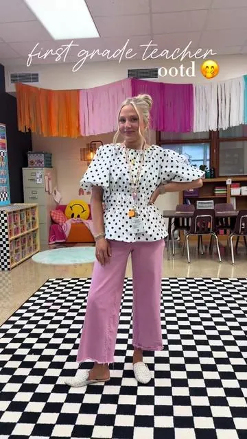 still my FAV top 🩷 getting close to the end of spring break 😭🥹 hope everyone has the BEST day!!! #teach #teacher #fyp #outfit #ootd 