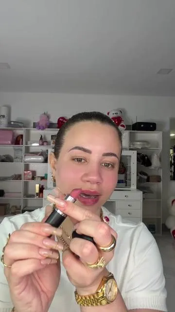 La base de maquillaje coreana más famosa y viral @QIANWHITE.Beauty   #qianwhite #kbeauty #foundationstick #TikTokShopSpringGlowUp #glassskin 