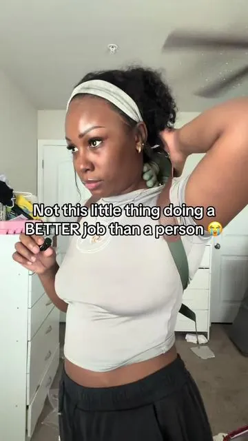 I’m not even gonna lie… this little thing SHOOK me 😭 Neck, shoulders, tension… GONE. And it’s on sale right now for like 67% Yeah this is a must-have. #gadgets #neckmassager #shoulderpainrelief #selfcareproducts #shouldermassager  