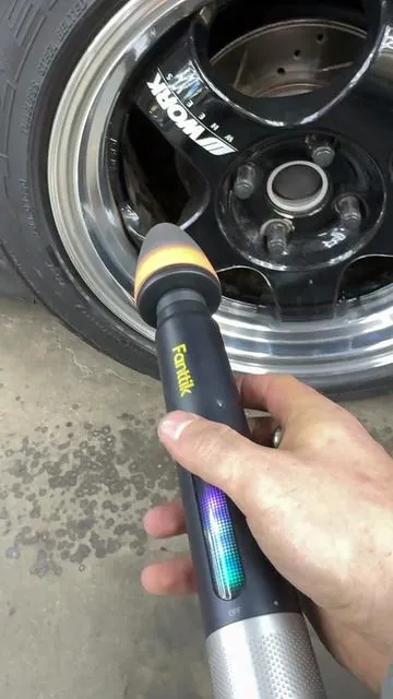 i’ll never polish my wheels another way #polish #tiktokshopfinds #ttshop #detailingcars #detailing 