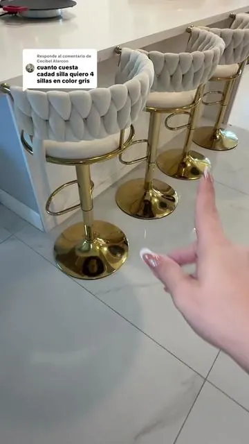 Respuesta a @Cecibel Alarcon Velvet Bar Stools, Counter Height Bar Stools with Low Back, Gold Swivel Bar Stool for Kitchen Island, 360° Swivel Bar Chairs for Kitchen Island,Bar Pub #velvetbarstool #barchair #barchairs 
