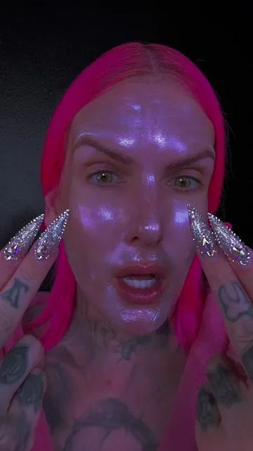 Is the VIRAL @COSRX US PDRN Exosome Skinplaning glaze mask Jeffree Star Approved?! #koreanskincare #COSRXnewarrivals #COSRXpartner #GlazedGlowMask #PDRNexosomes 