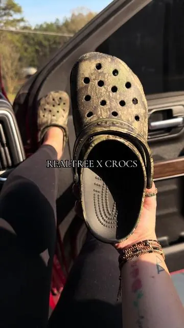 Crocs restocked my go to camo crocs 😮‍💨✨🤎 @Crocs 
