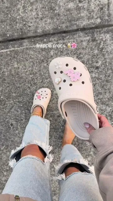 Obsessed with frappe 😍🍦🌸 @Crocs Adult Classic Clogs #crocs #crocsnewarrivals #clogs #greenish 