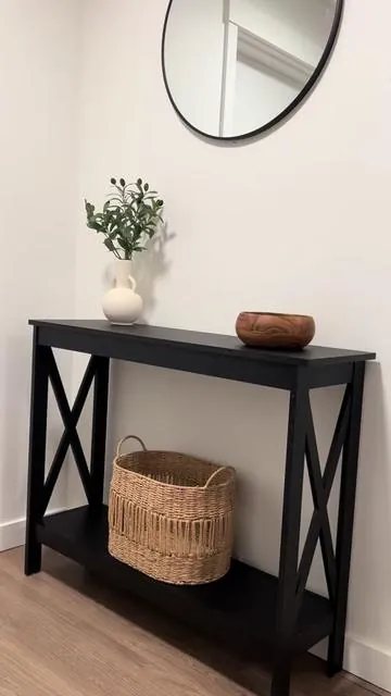 I’m obsessed with this table 😍 #entrywaydecor #homedecor #home #entrywaytable #fyp 