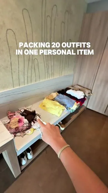 Vacuum seal bags - these ones are the best!! My fiancé was so impressed I packed so many outfits in just my personal item lol #vacuumbags #vacuumsealbags #packwithme #packinghacks #vacuumbag 
