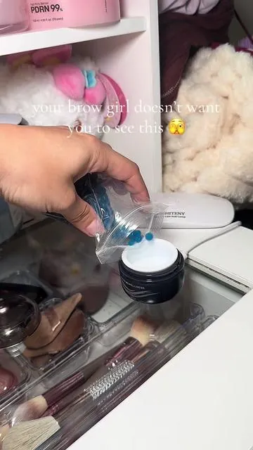so cute and tiny #wax #waxkit #browwax #beauty #onthego 